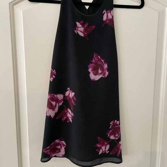 Sanctuary top - Size XS - Floral top with flowy, open back - Picture 7 of 7